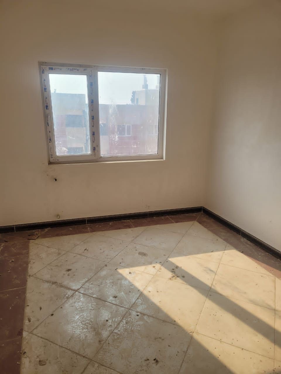 آپارتمان 83 متری خام هشتگرد 1 (1) آپارتمان 83 متری خام هشتگرد 1 (1)