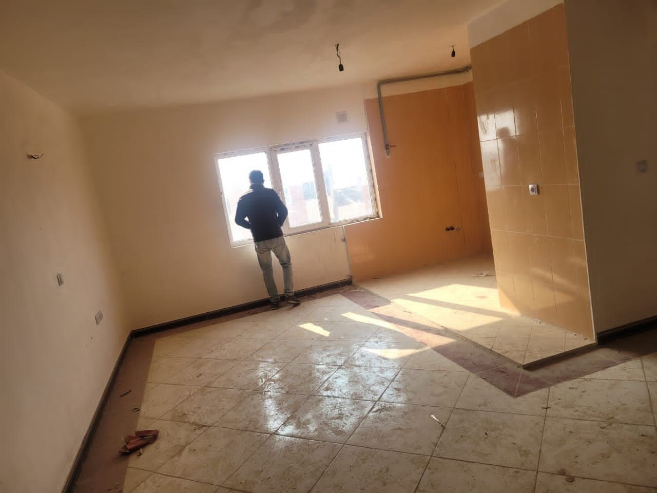 آپارتمان 83 متری خام هشتگرد 1 (2) آپارتمان 83 متری خام هشتگرد 1 (2)