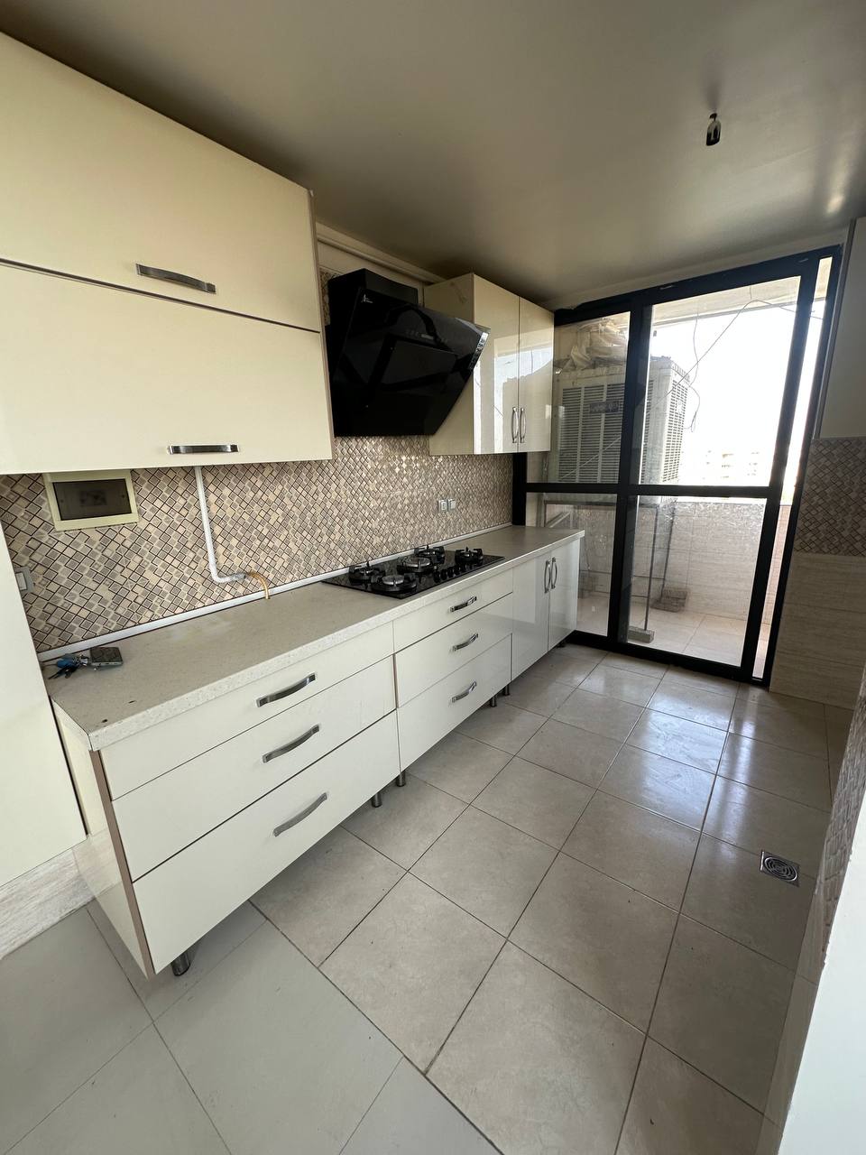 آپارتمان 90 متری فاز 1 (2) آپارتمان 90 متری فاز 1 (2)