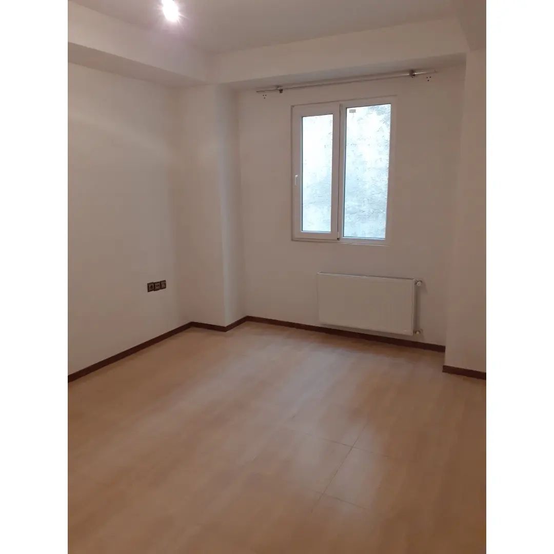 آپارتمان دو خواب فاز 4 هشتگرد (1) آپارتمان دو خواب فاز 4 هشتگرد (1)