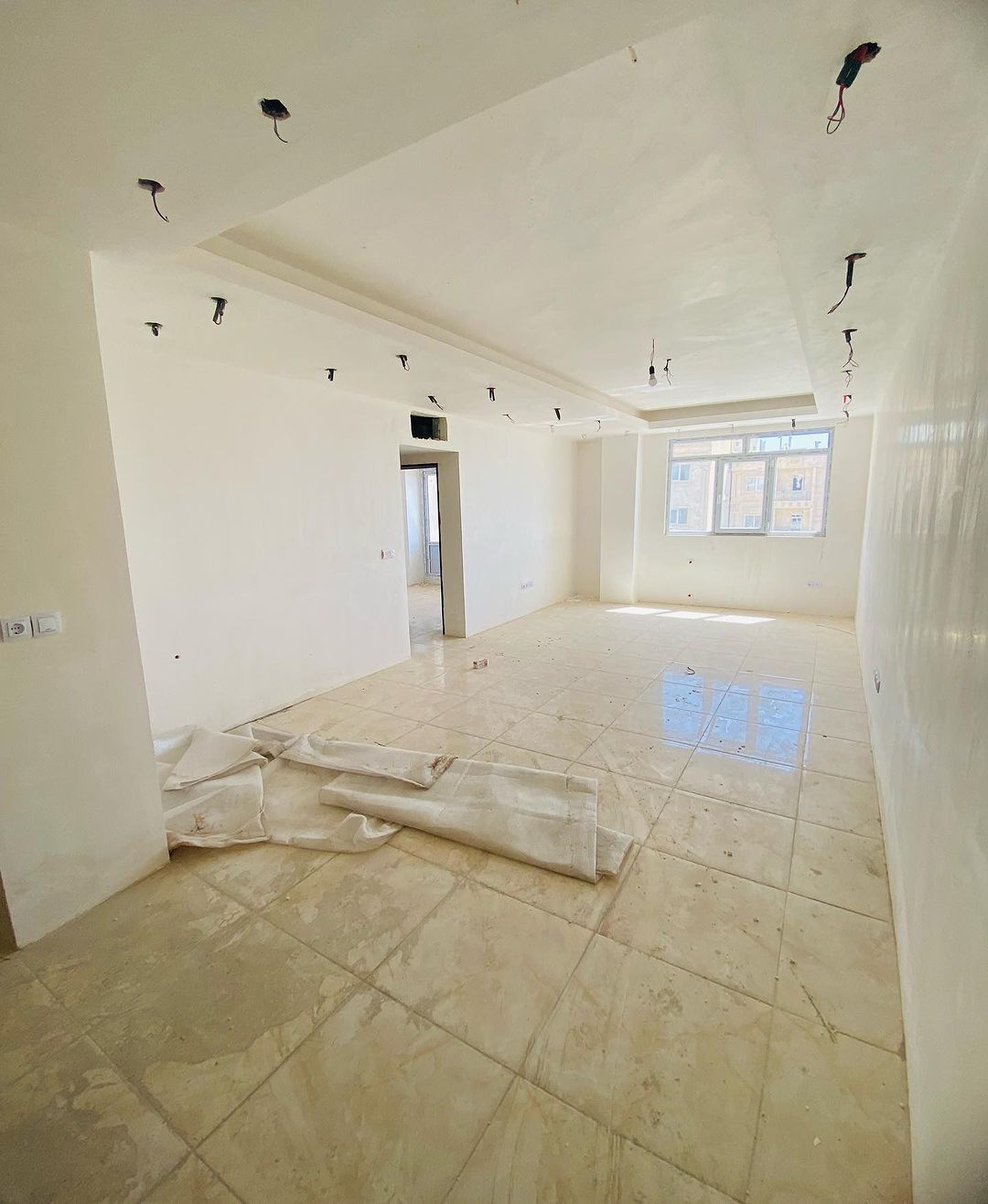 آپارتمان نوساز هشتگرد فاز 4 (2) آپارتمان نوساز هشتگرد فاز 4 (2)