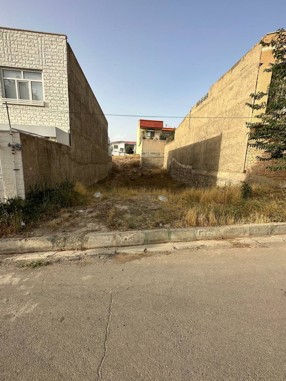 زمین 250 متری فاز 1 هشتگرد (2) زمین 250 متری فاز 1 هشتگرد (2)