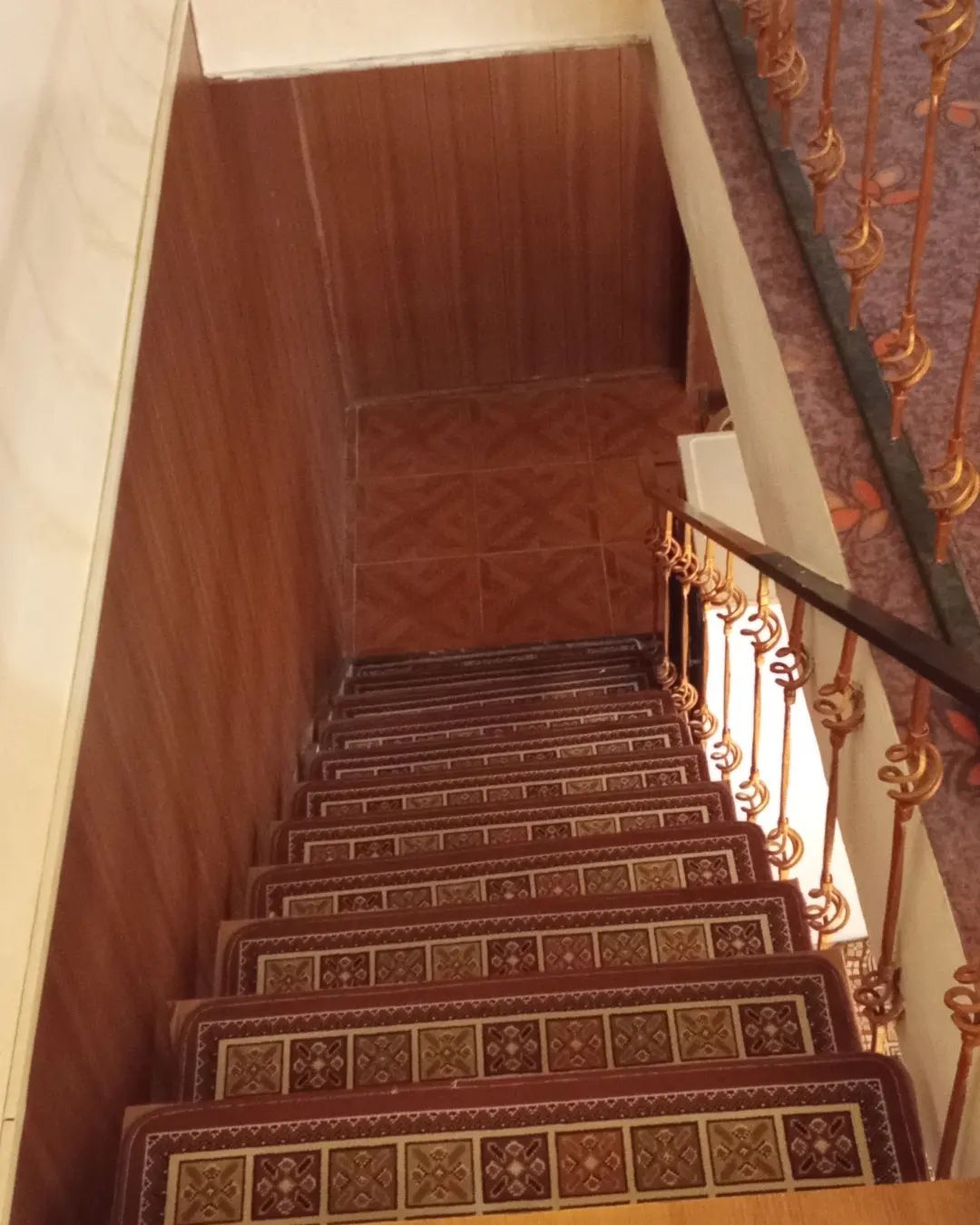 آپارتمان 3 خوابه هشتگرد فاز 2