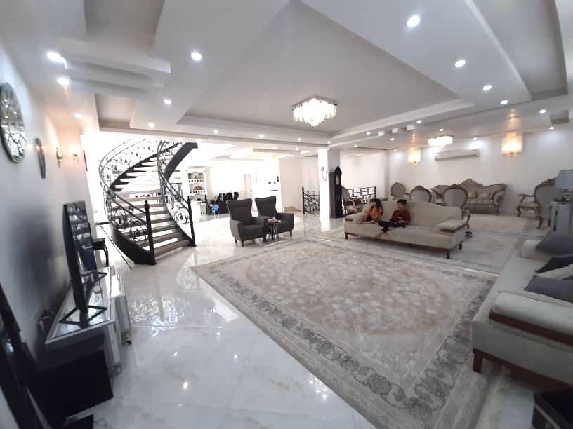 خانه ویلایی 300 متری فاز 1 (1) خانه ویلایی 300 متری فاز 1 (1)