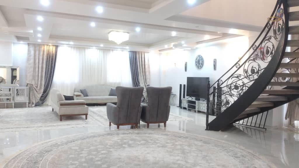 خانه ویلایی 300 متری فاز 1 (4)