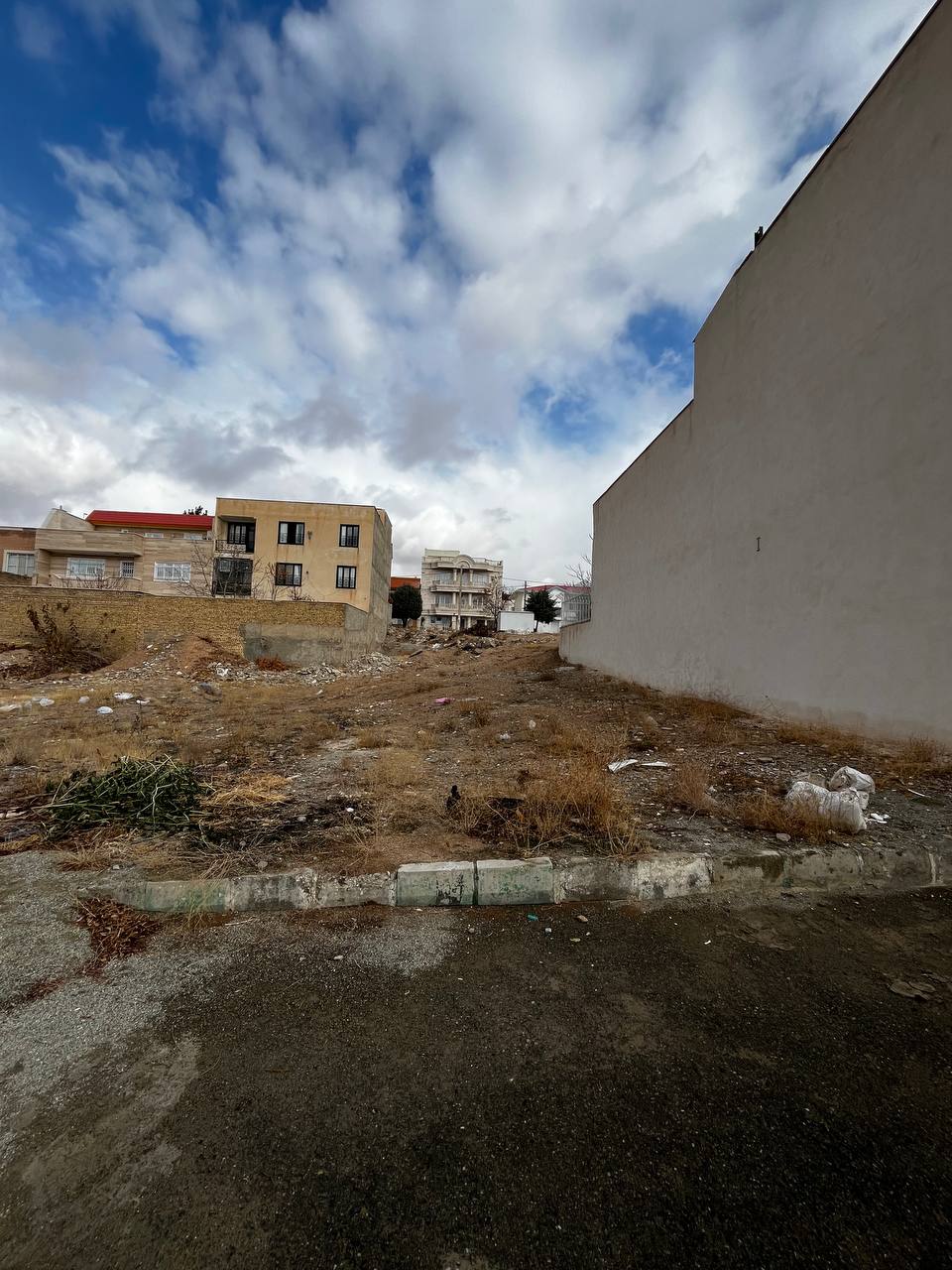 زمین ویلایی 250 متری فاز 1 هشتگرد (2)