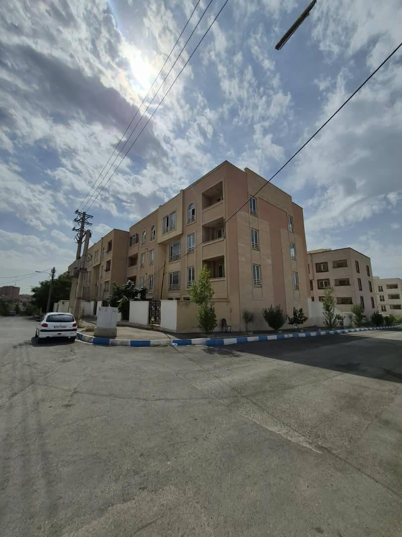 آپارتمان اکباتان سند دار هشتگرد (3)
